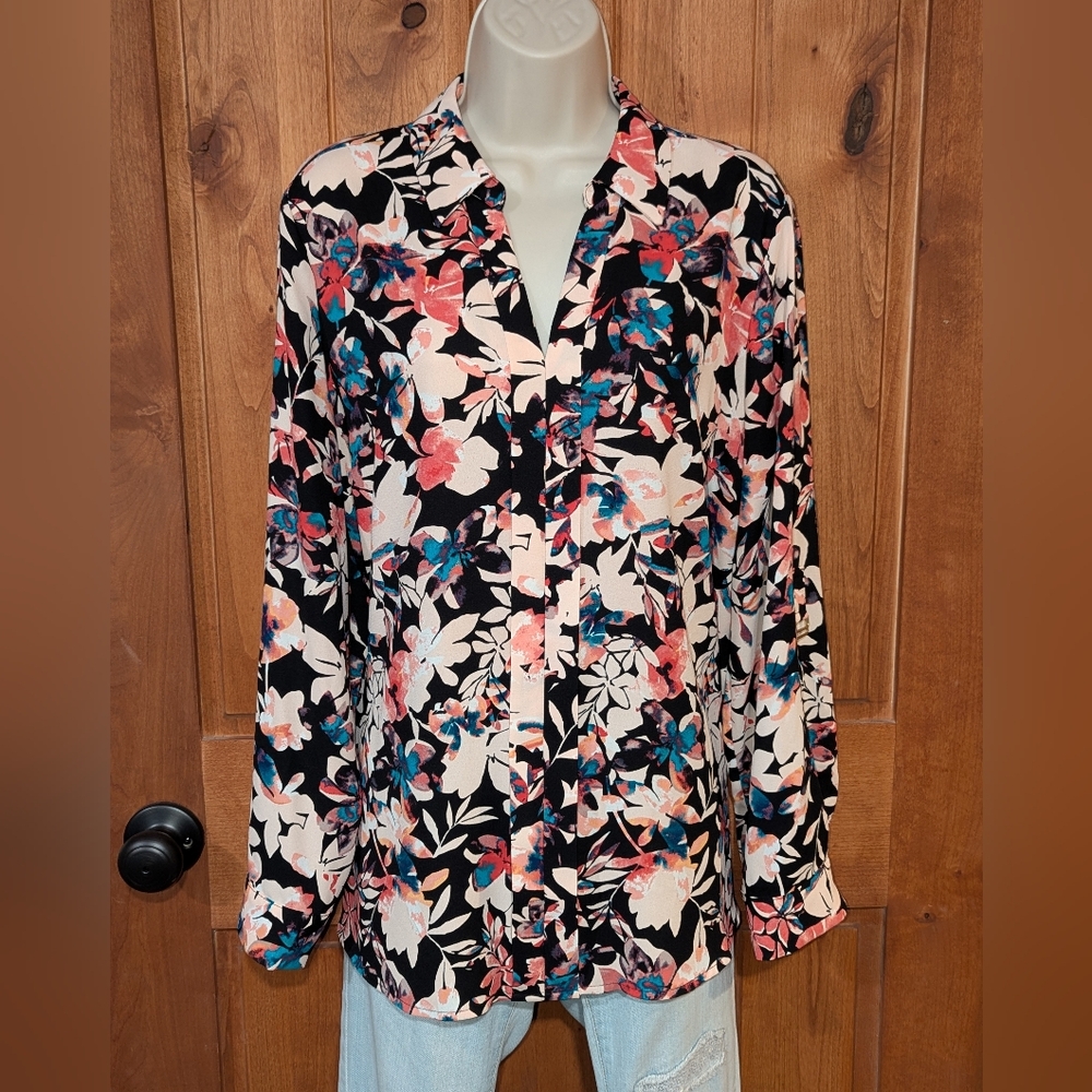 Croft &โ Barrow Floral Blouse - Black, Peach, Blue